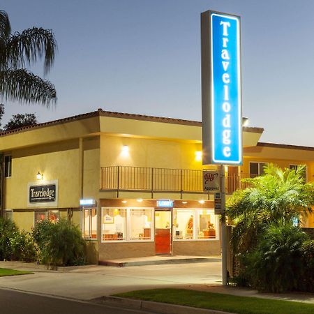 Travelodge By Wyndham Brea Buitenkant foto