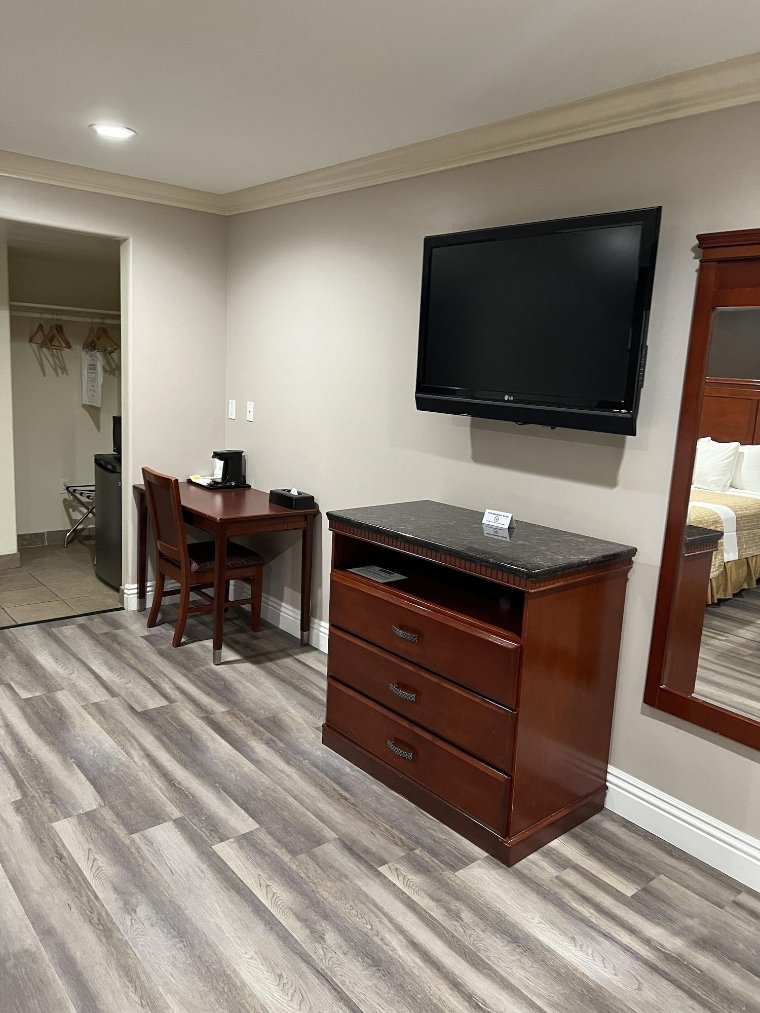Travelodge By Wyndham Brea Buitenkant foto