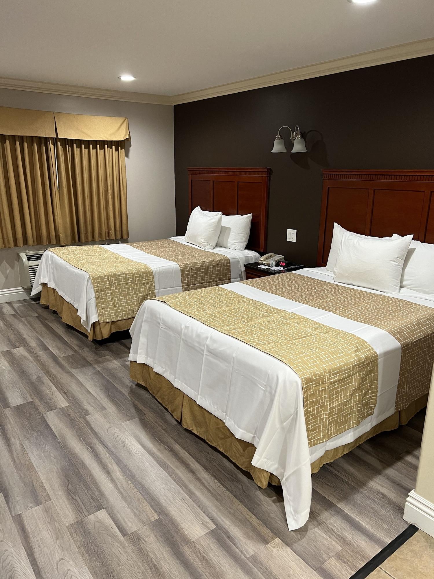 Travelodge By Wyndham Brea Buitenkant foto